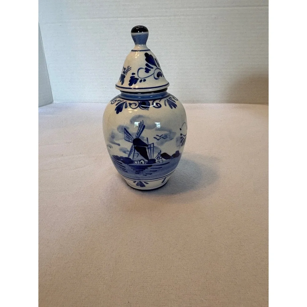 DBL Delfts Blue Ginger Jar Lided Windmill‎ Floral 6 Inch Handpainted by artesian